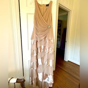 Tadashi Soja size 10 formal dress. Tags still attached.